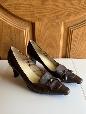 Vintage Burberry Nova Check Leather Pointed Toe Kitten Heel Pumps EU 38.5